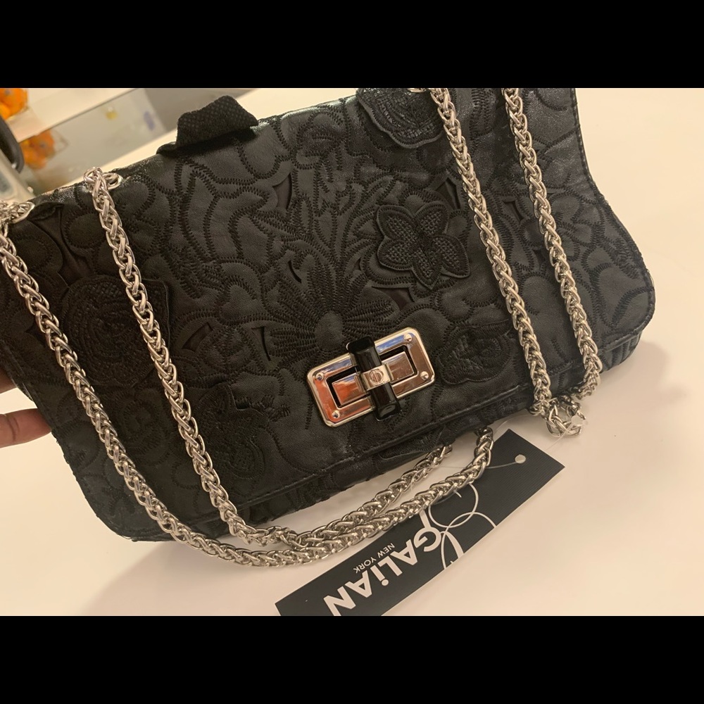 💫 Lovely Black Flower Textured Bag